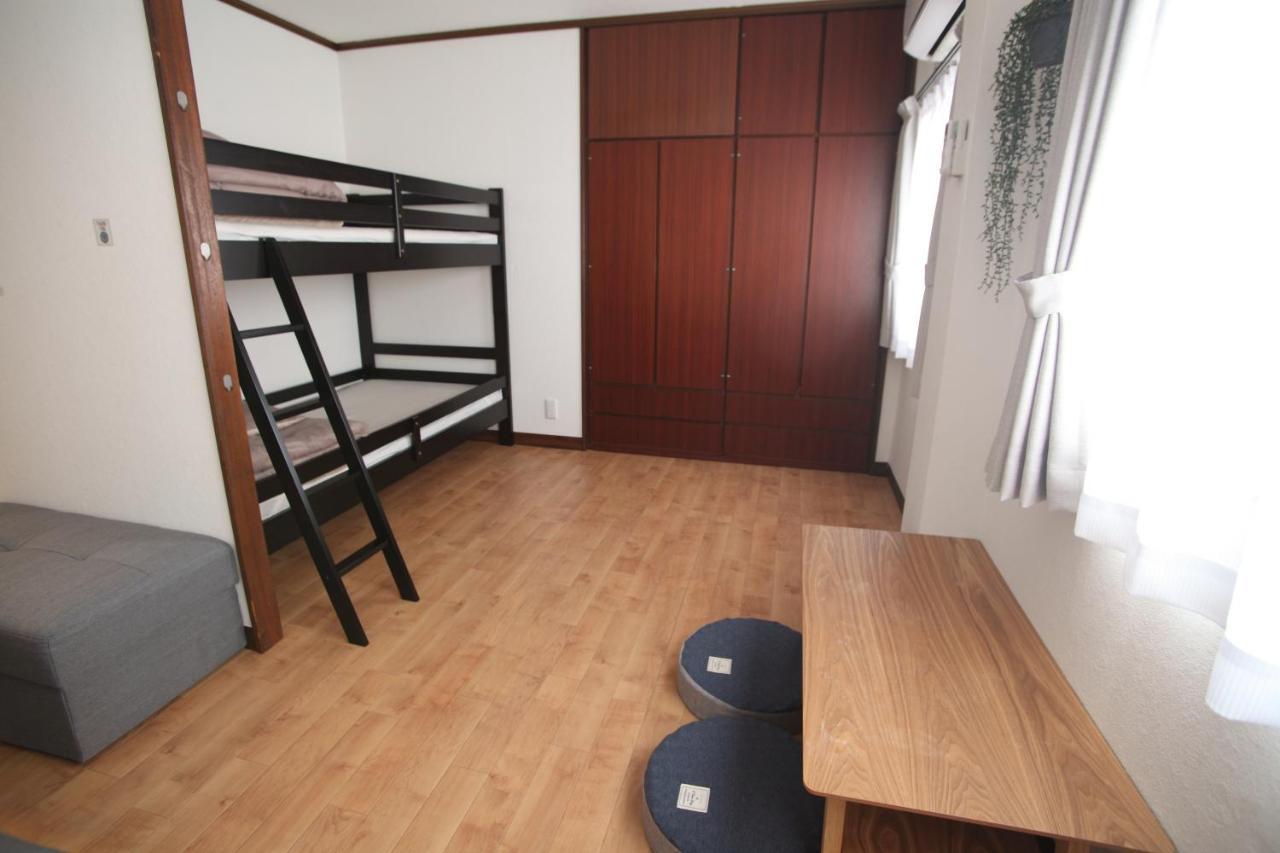 Guest House Futaba Осака Экстерьер фото